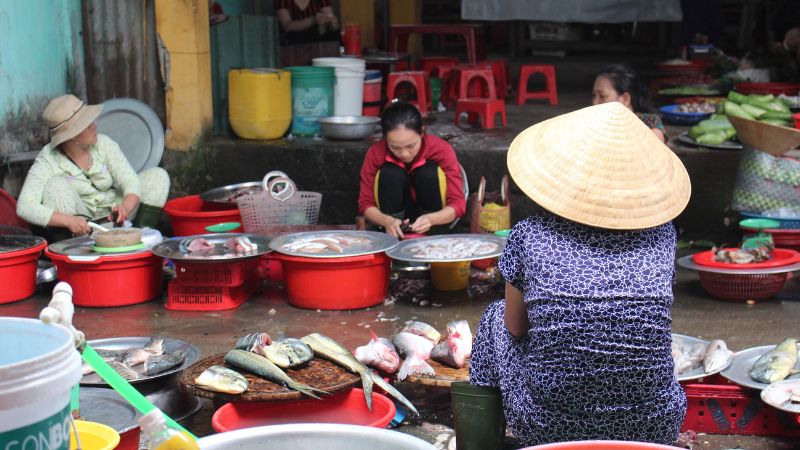 ăn bánh xèo cá kình 