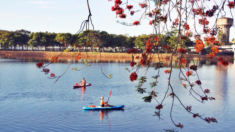 Chèo sup trên sông Hương Huế